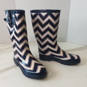 AUSTIN TRADING CO. Chevron Red White Blue Rain Boots Sz. 9